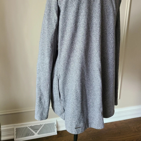 Lululemon Athletica gray snap buttons wrap cardigan sz.6 women's - Picture 3 of 9